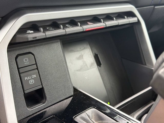 Used 2025 Toyota Tundra Platinum AWD/4WD image 32