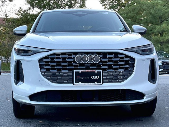 Used 2025 Audi Q5 Premium Plus w/ Premium Plus AWD/4WD image 8