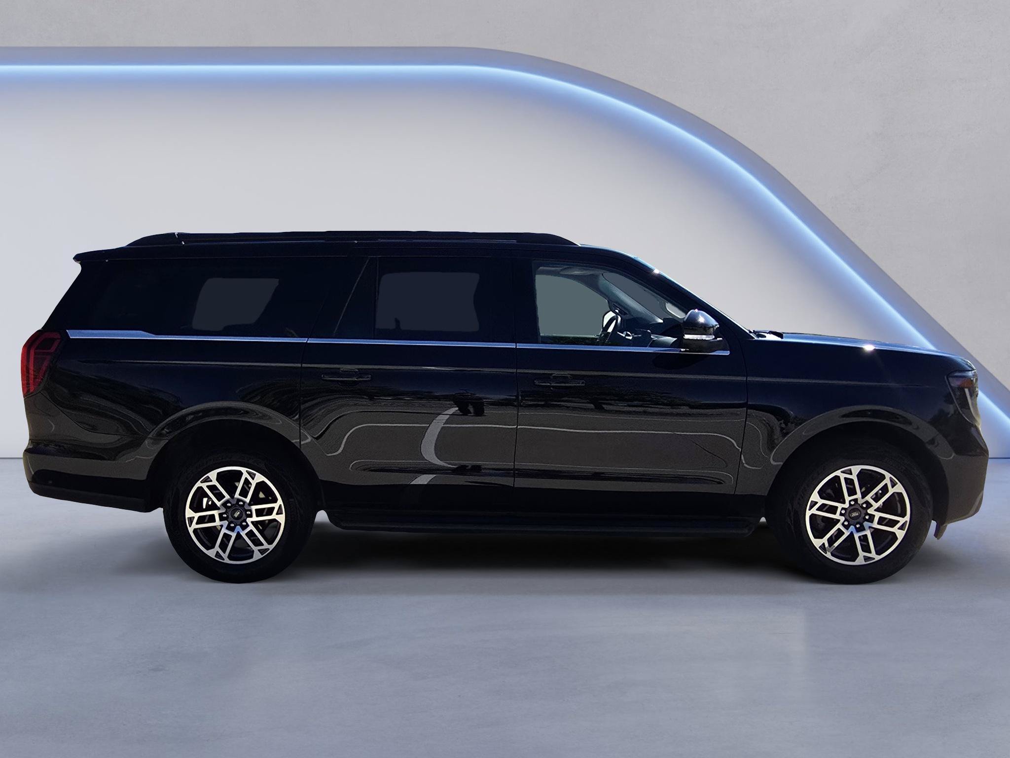 Used 2025 Ford Expedition Max Active AWD/4WD image 6