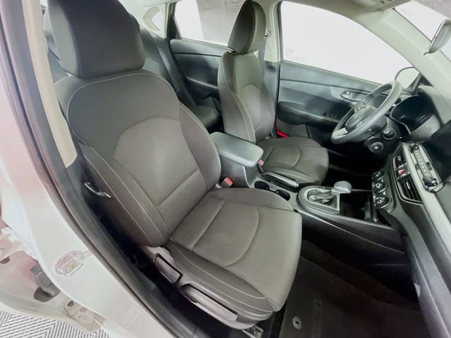 Used 2020 Kia Forte LXS FWD image 27