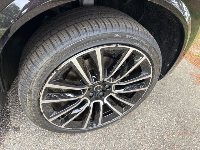 New 2026 Volvo XC90 B6 Plus w/ Protection Package Premier AWD/4WD image 17