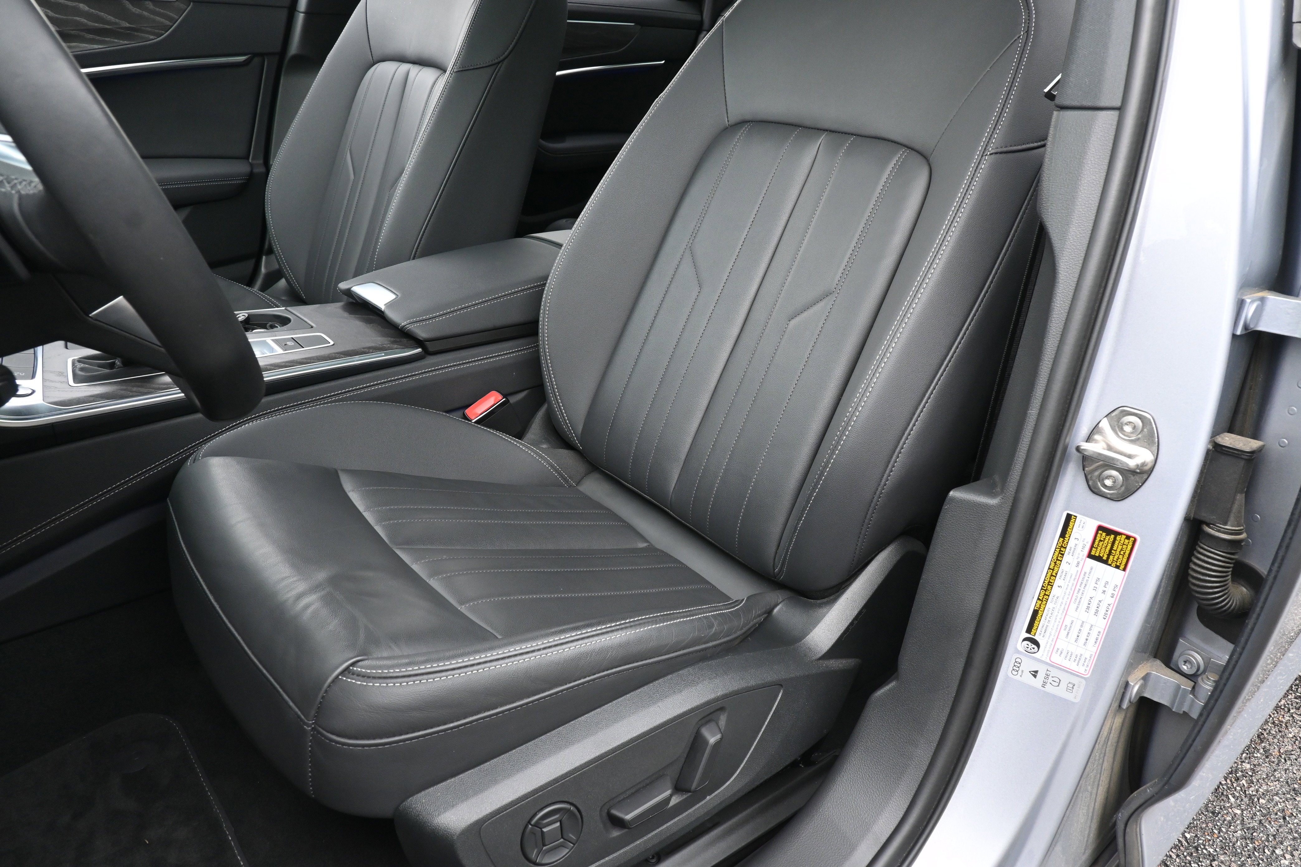 Used 2024 Audi A6 Premium Plus w/ Premium Plus Package image 17