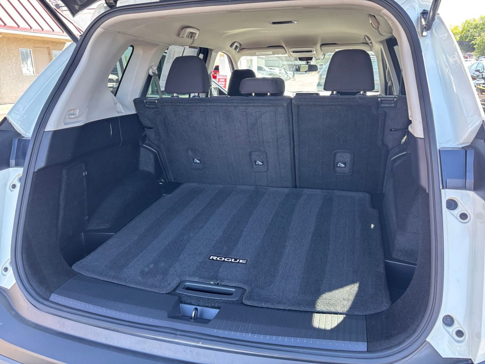 Used 2023 Nissan Rogue S FWD image 31