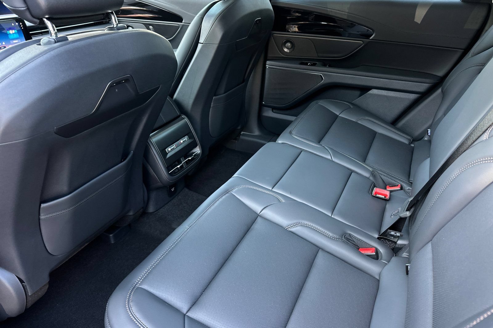 New 2026 Lincoln Nautilus Premier w/ Equipment Group 102A AWD/4WD image 11