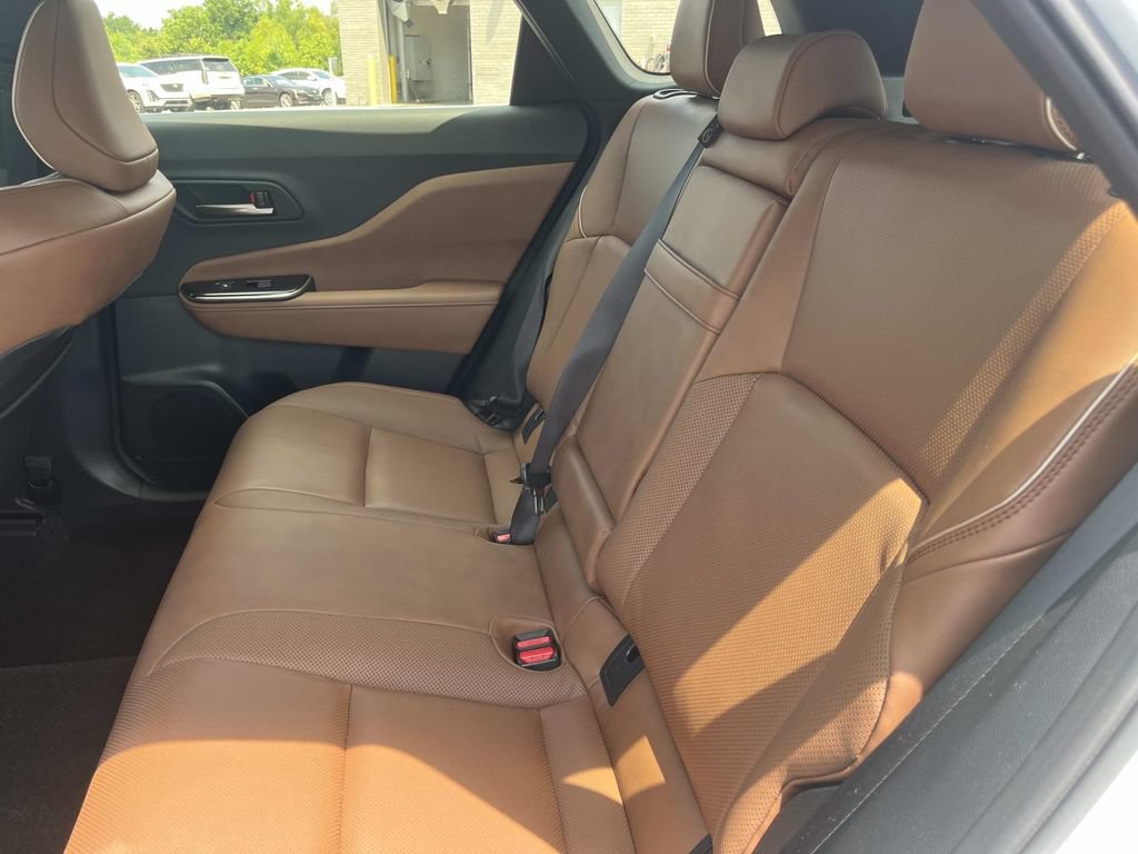 Used 2025 Toyota Crown Signia AWD/4WD image 17
