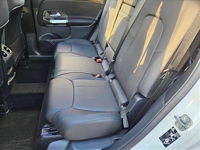 Used 2025 Mercedes-Benz GLB 250 image 15