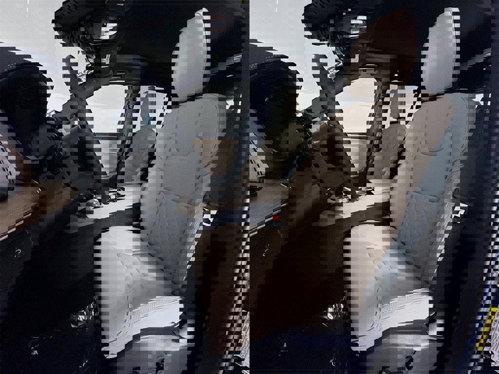 Certified 2026 Volvo XC90 B6 Core image 21