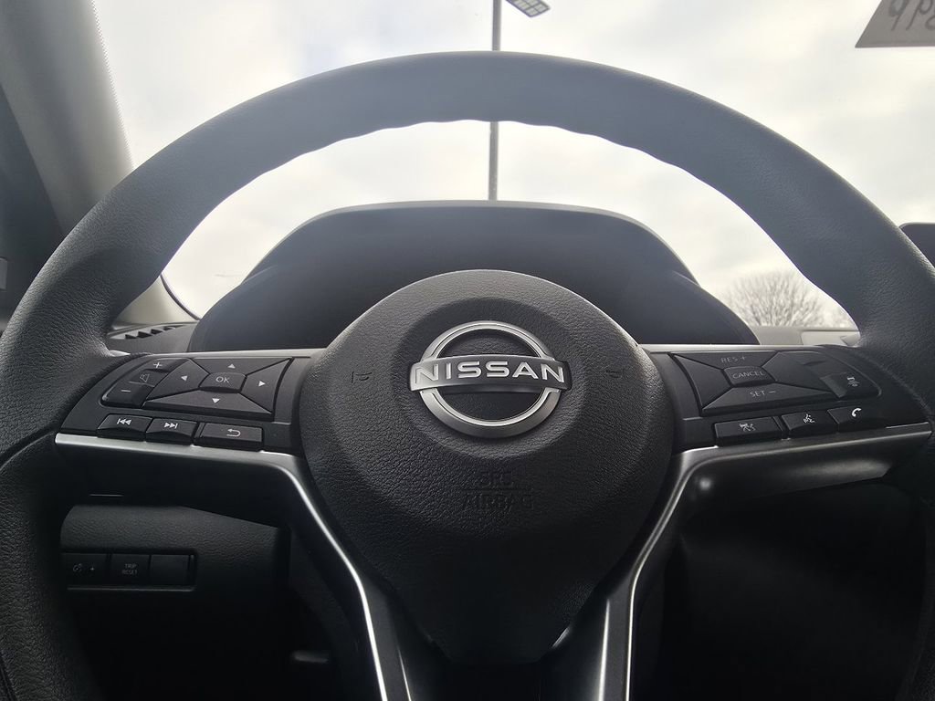 Used 2025 Nissan Sentra SV image 23