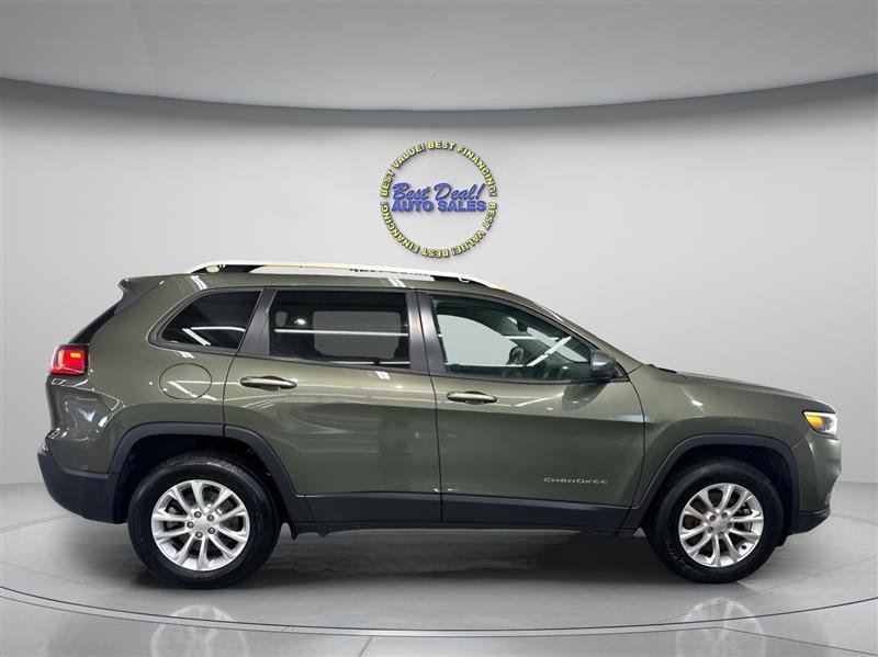 Used 2021 Jeep Cherokee Latitude w/ Mopar Interior Package AWD/4WD image 6