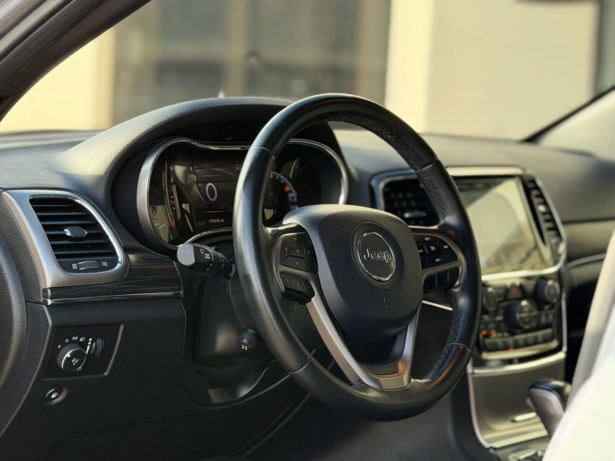 Used 2020 Jeep Grand Cherokee Limited w/ Luxury Group II image 8