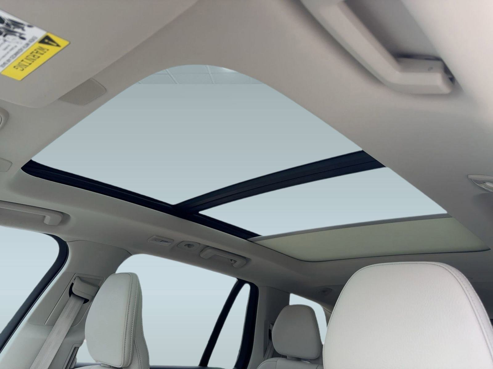 Used 2024 Volvo XC90 B6 Plus w/ Protection Package Premier image 16