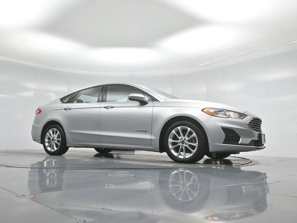 Certified 2019 Ford Fusion SE FWD image 3