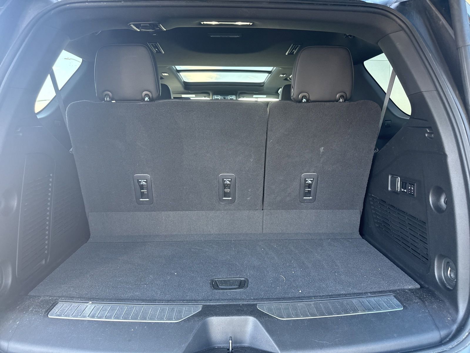 Used 2022 Chevrolet Tahoe RST w/ Luxury Package image 14
