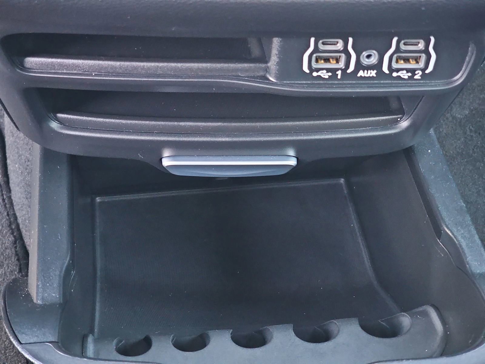 Used 2025 Chrysler Pacifica Select FWD image 32