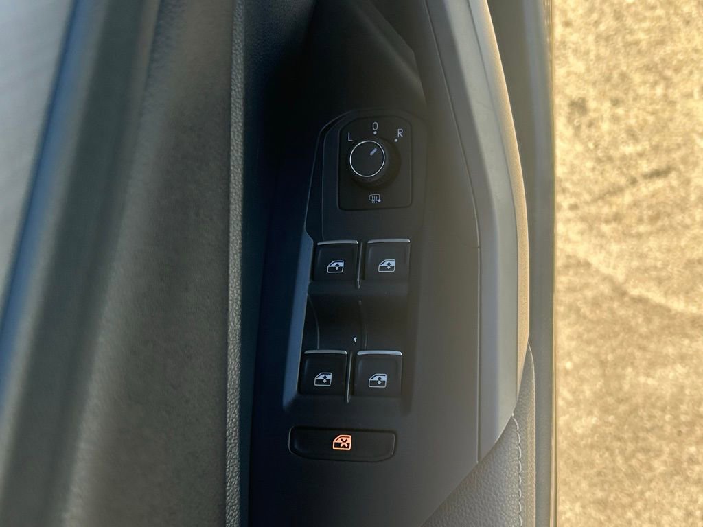 Used 2023 Volkswagen Jetta SE image 21