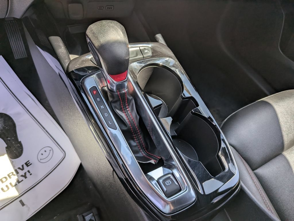 Used 2024 Chevrolet Trax RS w/ Sunroof Package FWD image 26
