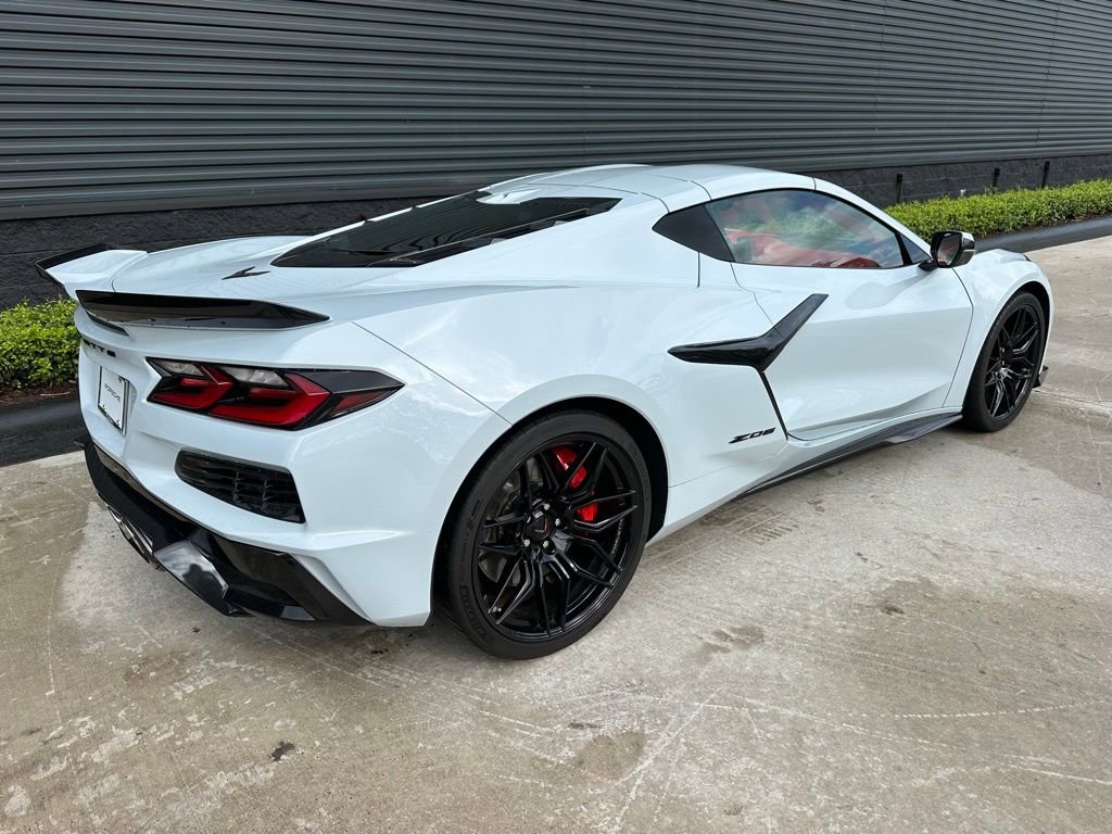 Used 2023 Chevrolet Corvette Z06 image 9
