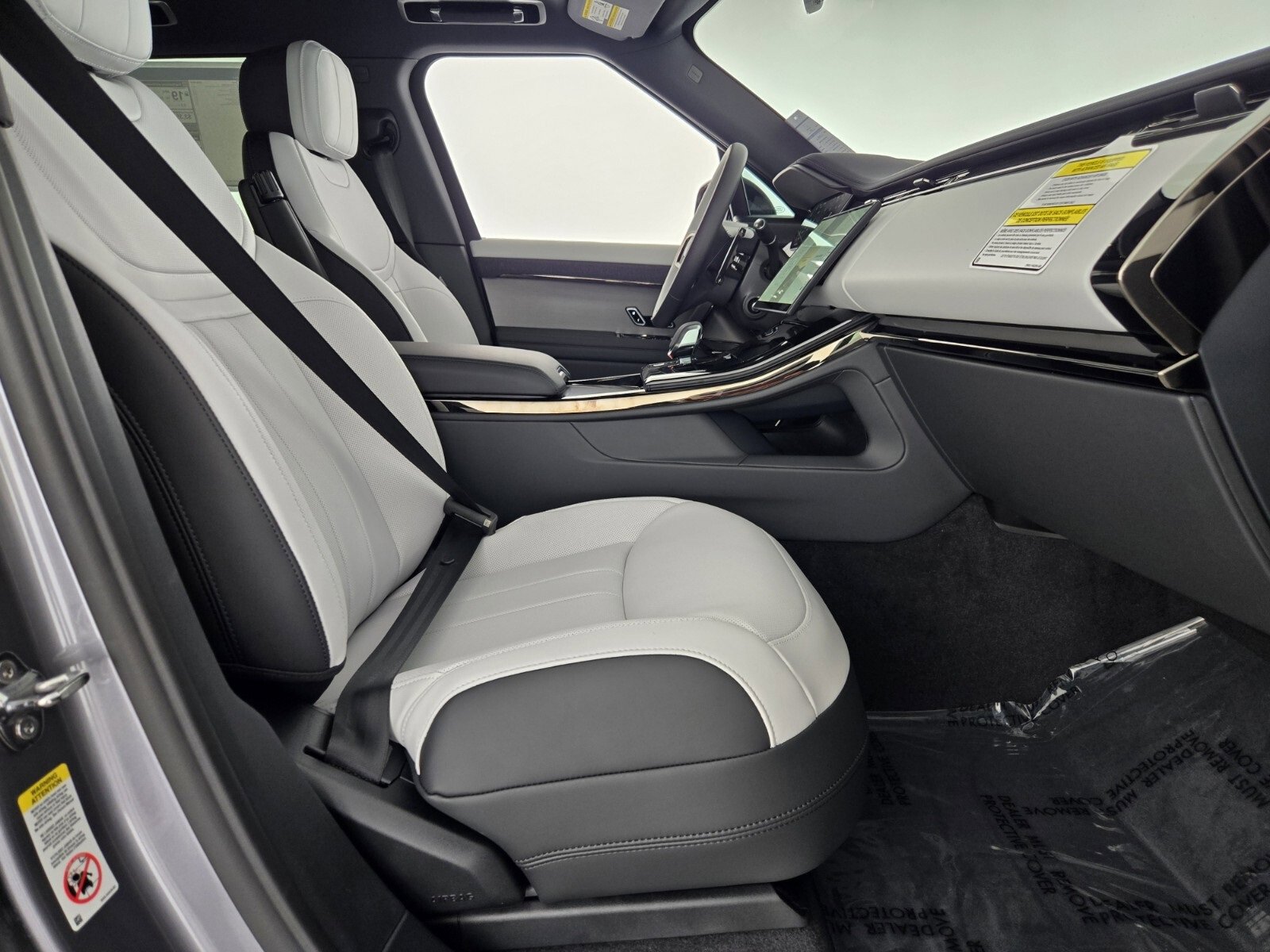 New 2025 Land Rover Range Rover Sport Dynamic SE image 18