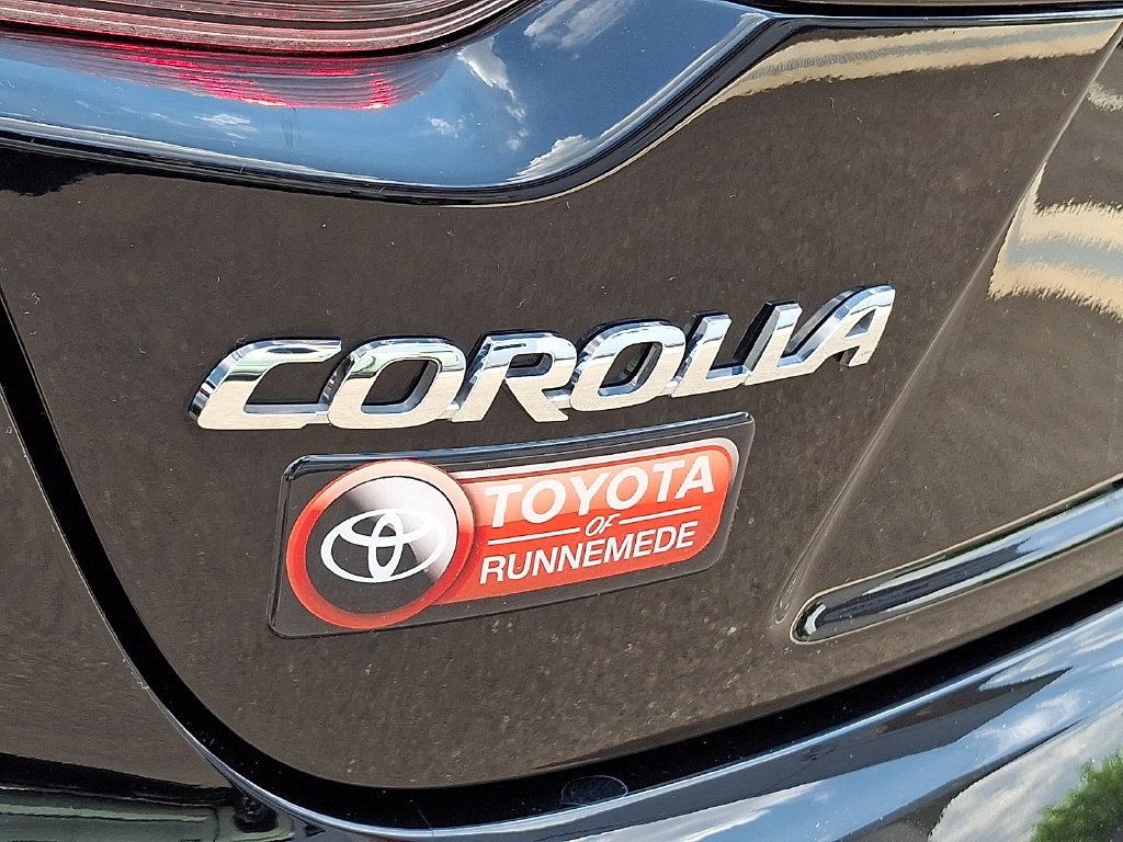 Certified 2023 Toyota Corolla SE FWD image 32
