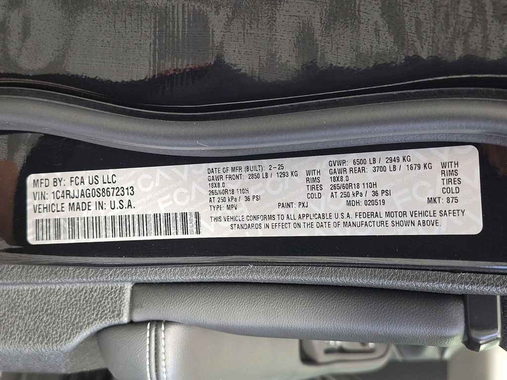 Used 2025 Jeep Grand Cherokee L Laredo w/ Luxury Tech Group I RWD image 42