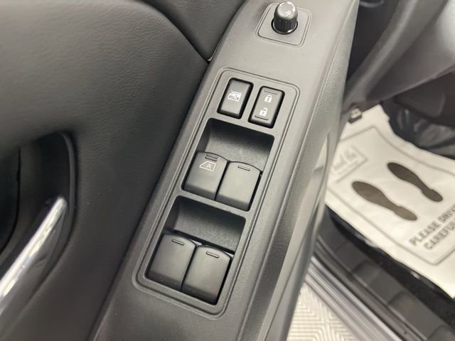 Used 2025 Nissan Frontier SV w/ SV Convenience Package RWD image 31