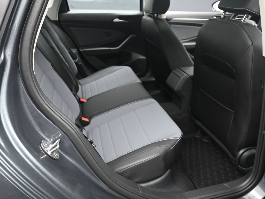 New 2026 Volkswagen Jetta SE FWD image 24