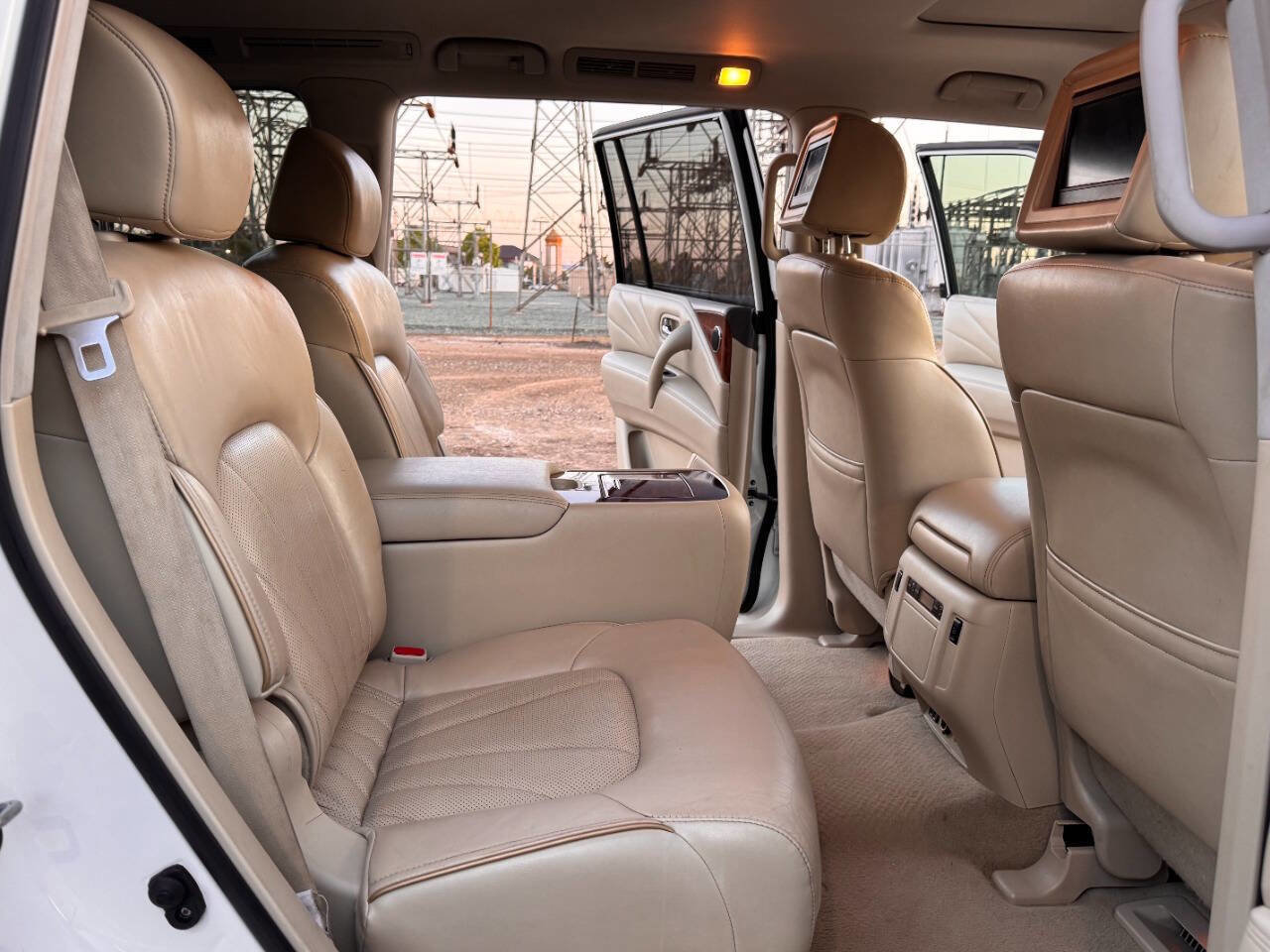 Used 2015 INFINITI QX80 2WD w/ Deluxe Technology Package image 13