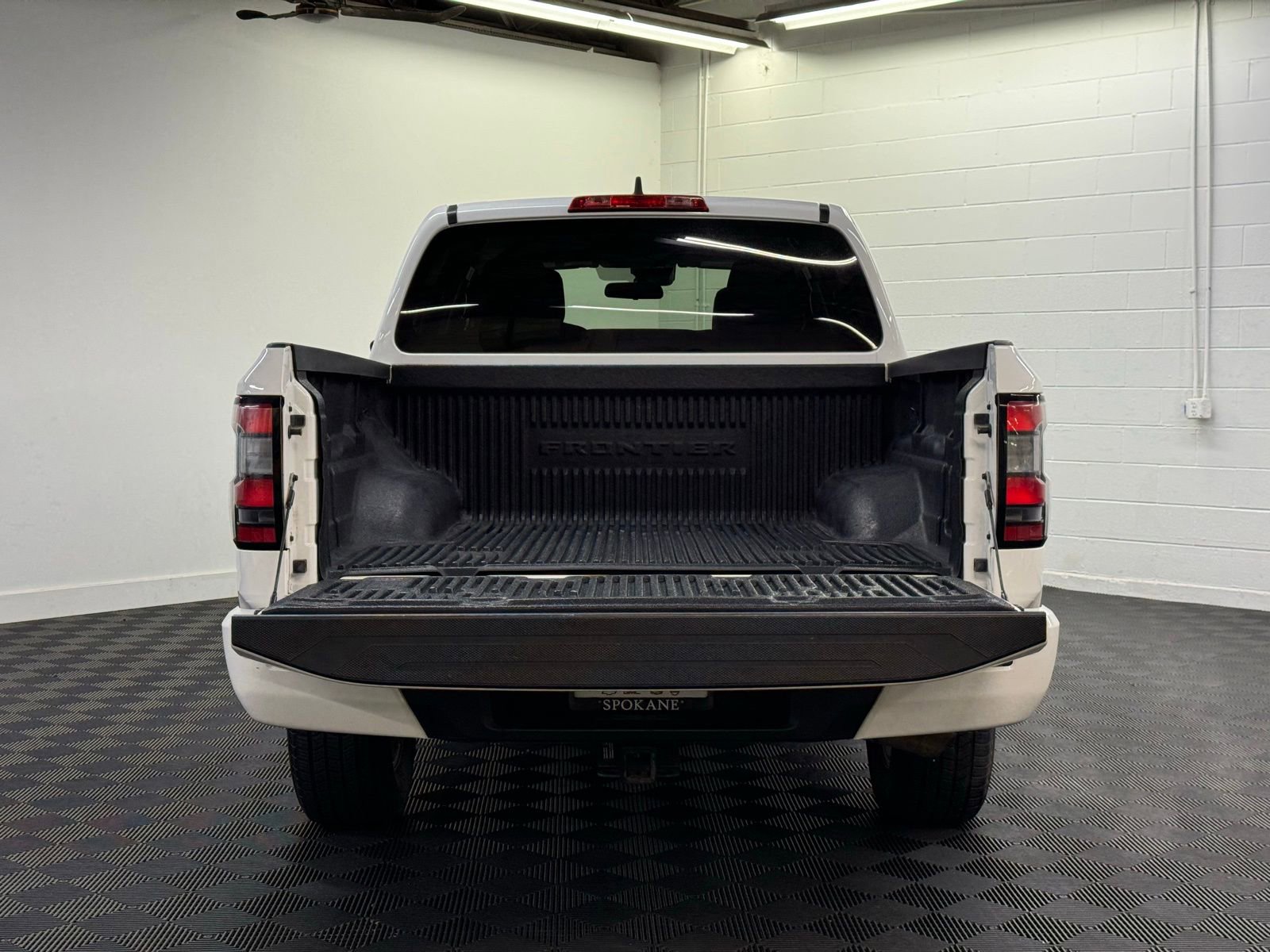 Used 2023 Nissan Frontier SV image 27