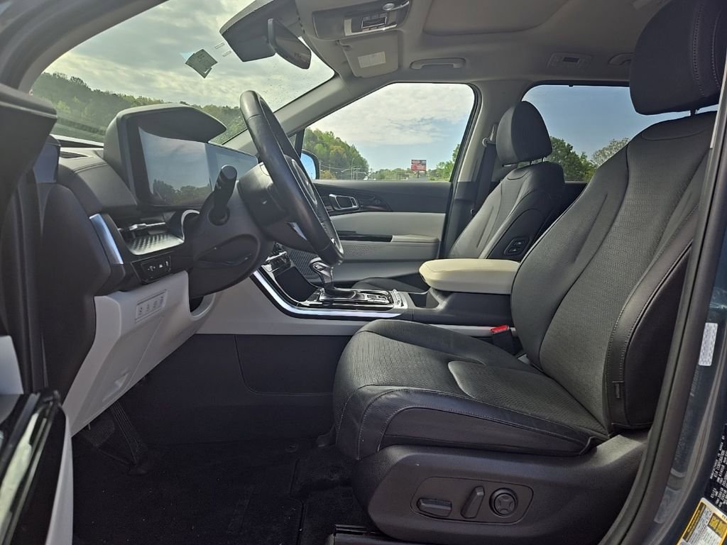 Used 2024 Kia Carnival SX Prestige image 15