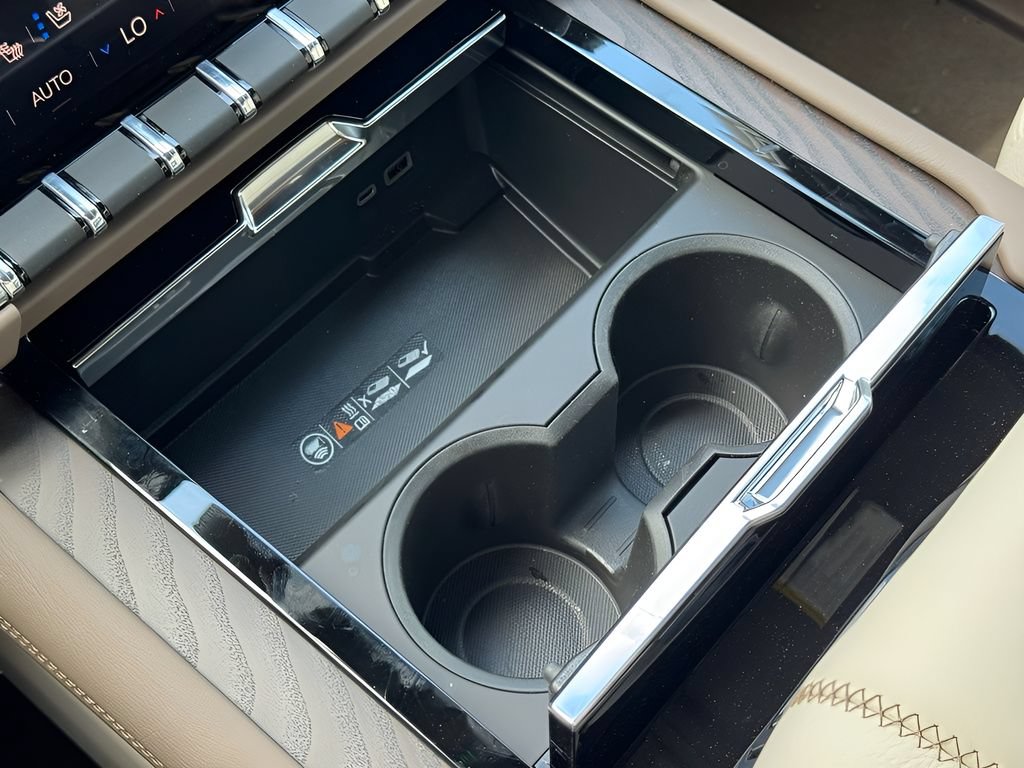 New 2026 GMC Yukon Denali w/ Sun & Power Step Package AWD/4WD image 22