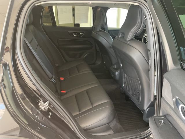 Used 2021 Volvo V60 T5 Cross Country w/ Climate Package image 11