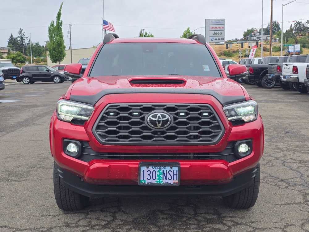 Used 2020 Toyota Tacoma TRD Sport w/ TRD Premium Sport Package AWD/4WD image 19