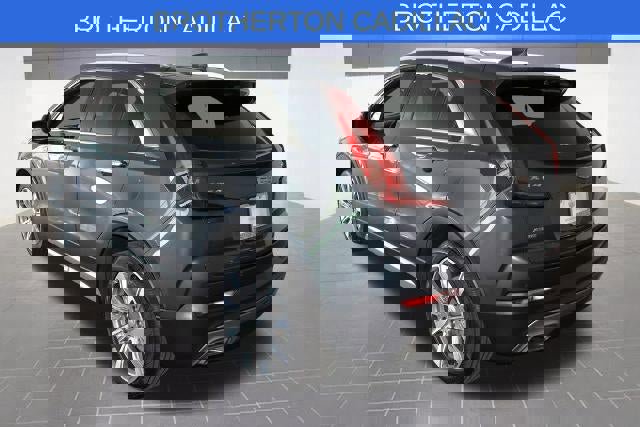 Used 2019 Cadillac XT4 Premium Luxury image 3