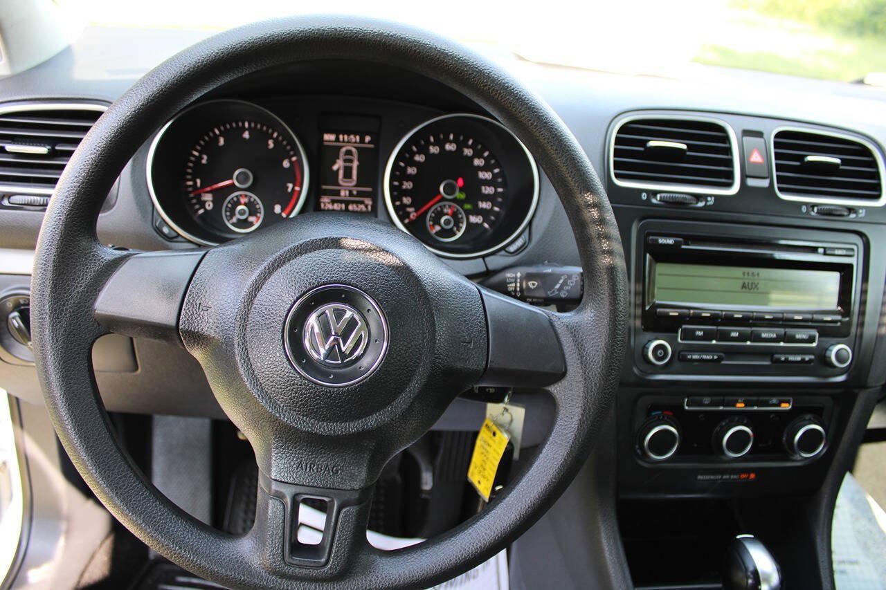 Used 2011 Volkswagen Golf 4-Door FWD image 19