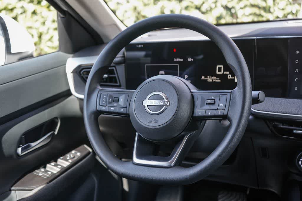Used 2025 Nissan Kicks SV FWD image 15