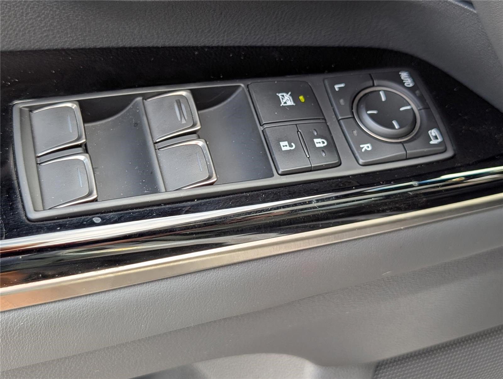 Used 2023 Lexus LX 600 4WD w/ Interior Upgrade Package image 22