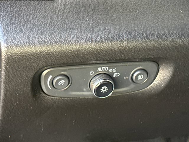 Used 2019 Chevrolet Traverse Premier w/ Driver Confidence II Package FWD image 25