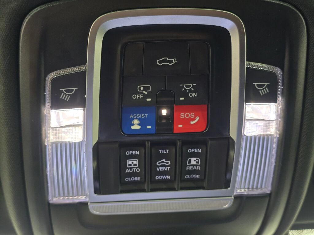 Used 2024 RAM 2500 Limited AWD/4WD image 35
