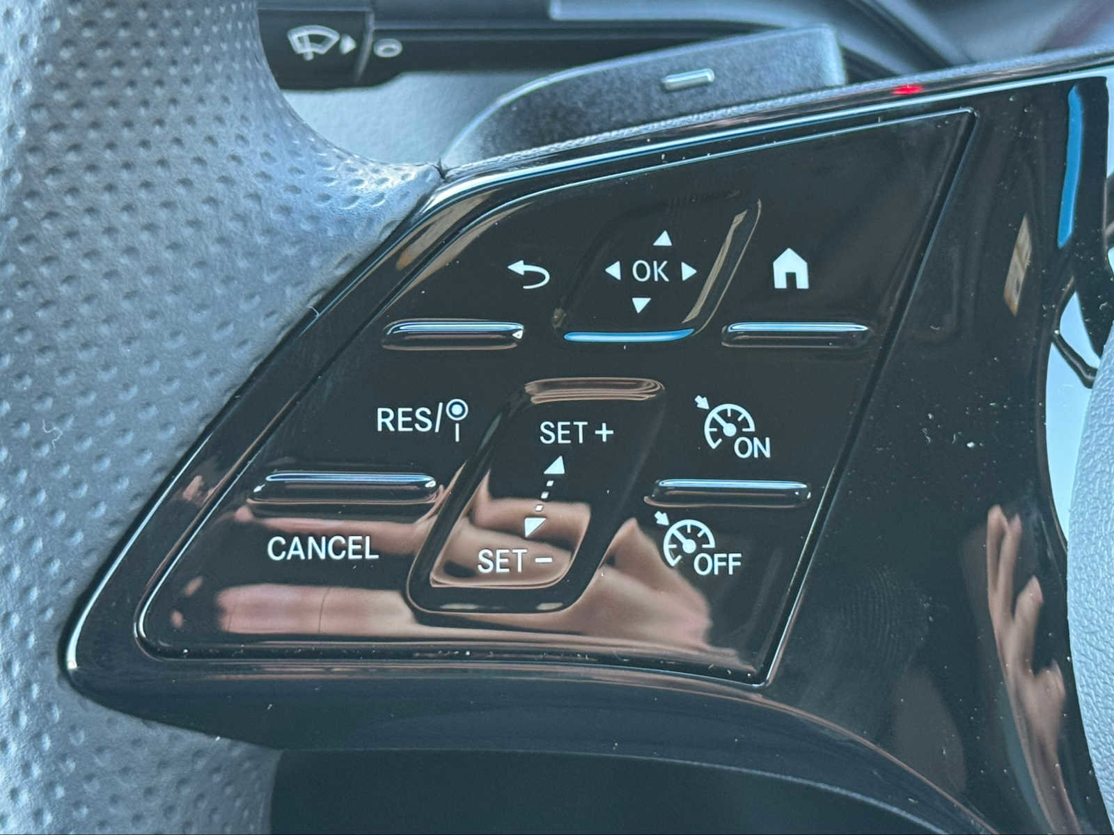 Used 2025 Mercedes-Benz Sprinter 2500 image 19