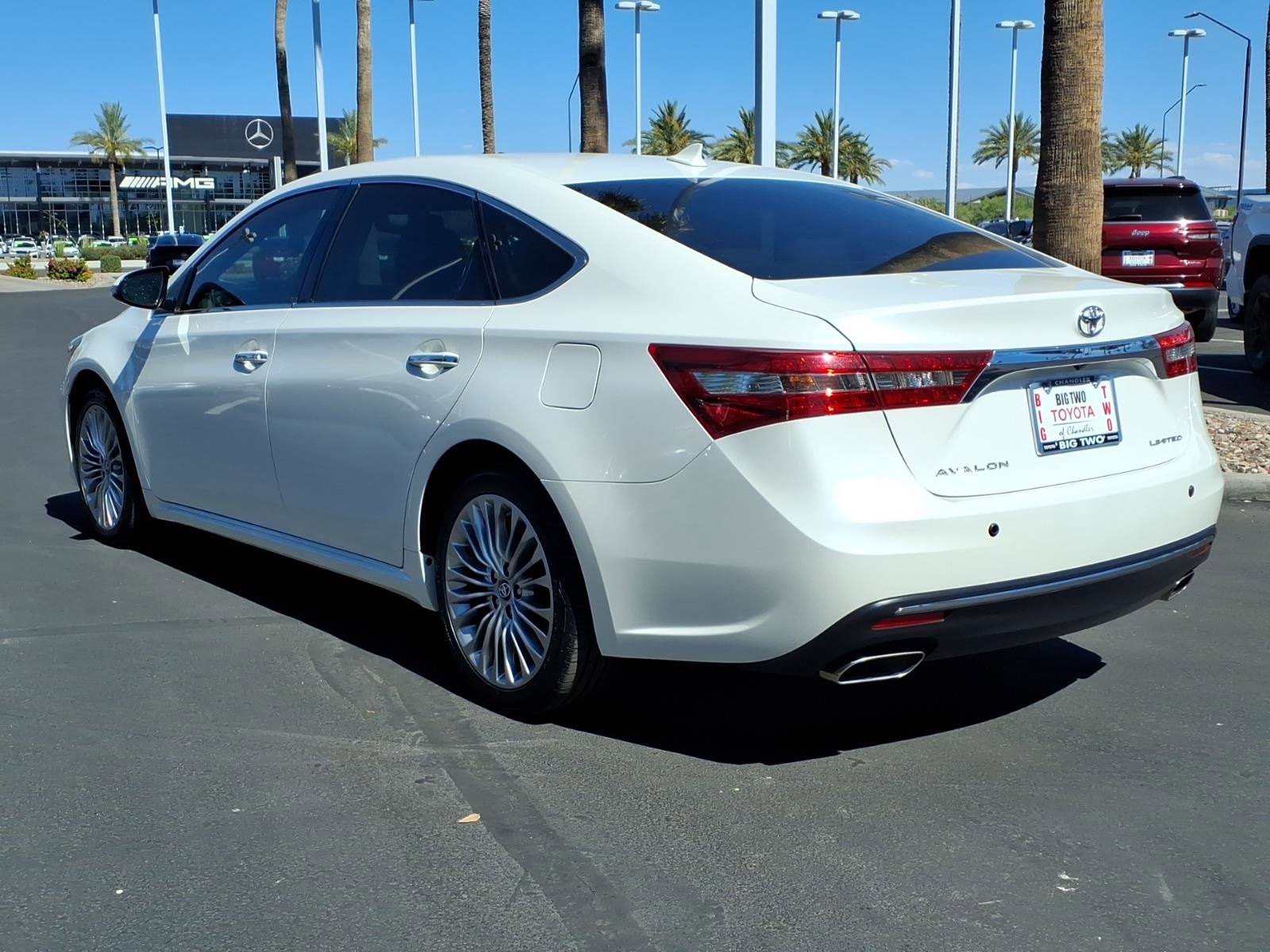 Used 2018 Toyota Avalon Limited w/ Carpet Mat Package FWD image 6