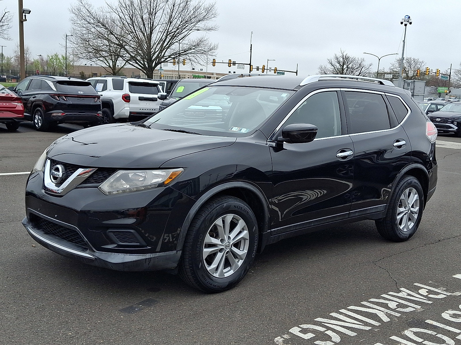 Used 2016 Nissan Rogue SV image 3