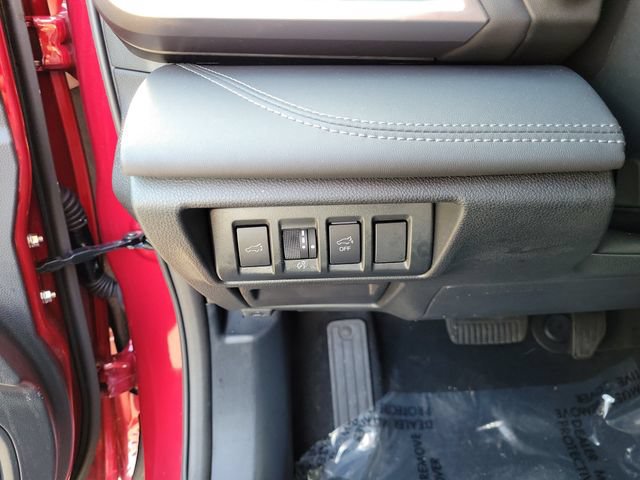 Used 2025 Subaru Outback Limited AWD/4WD image 23