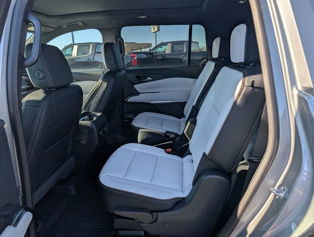 New 2026 Chevrolet Traverse High Country w/ LPO, Floor Liner Package image 9