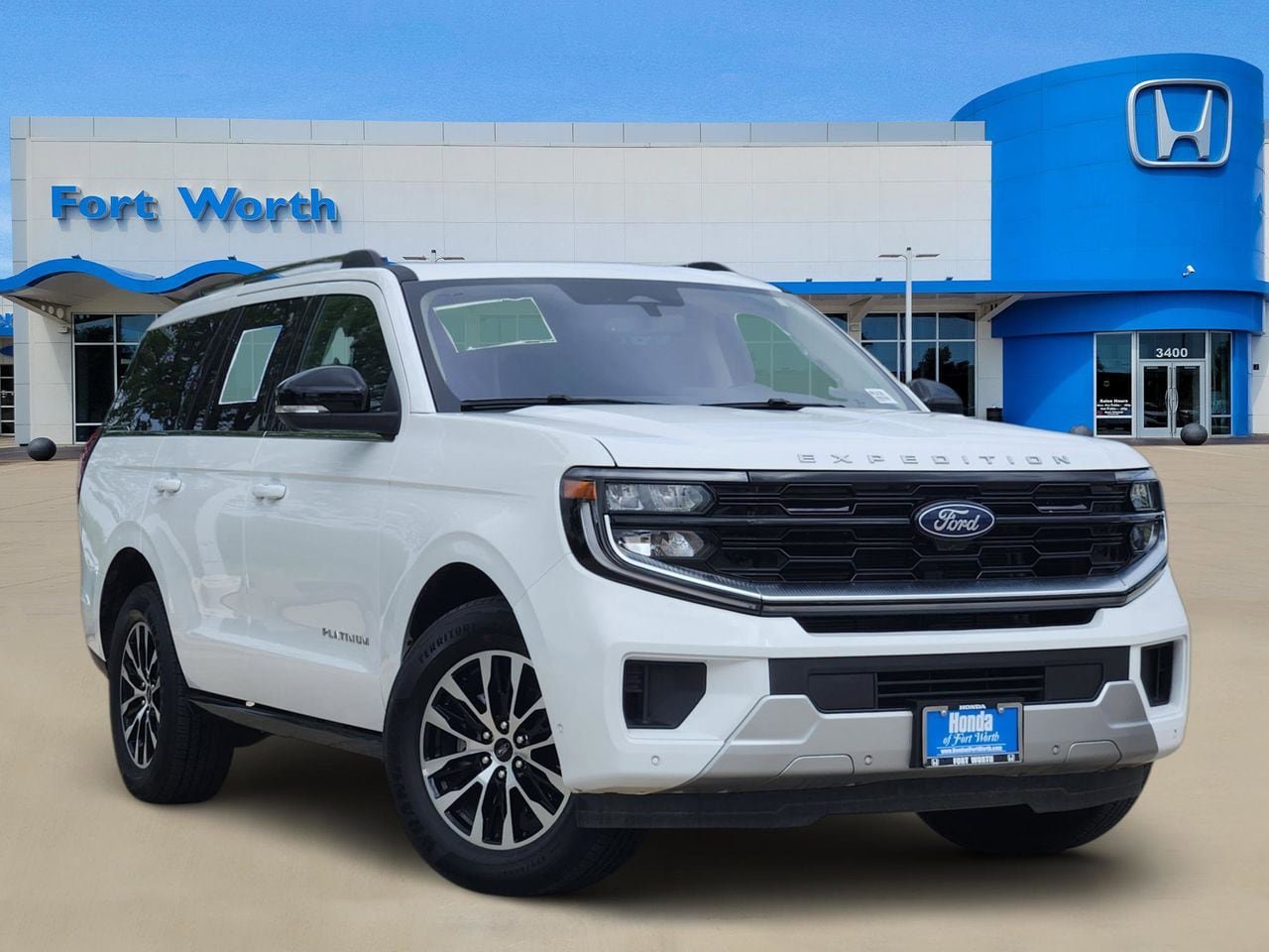 Used 2025 Ford Expedition Platinum AWD/4WD image 1