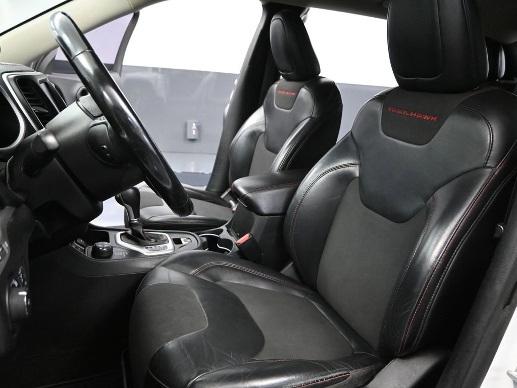 Used 2015 Jeep Cherokee Trailhawk image 23