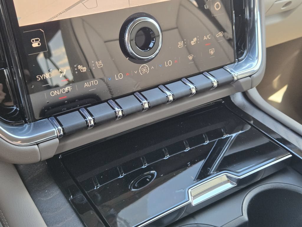 New 2026 GMC Yukon XL Denali w/ Denali Reserve Package AWD/4WD image 13