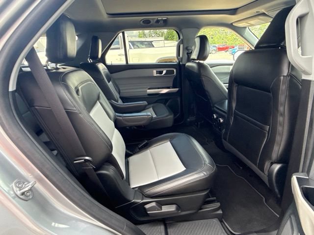 Certified 2022 Ford Explorer XLT w/ Equipment Group 202A RWD image 21