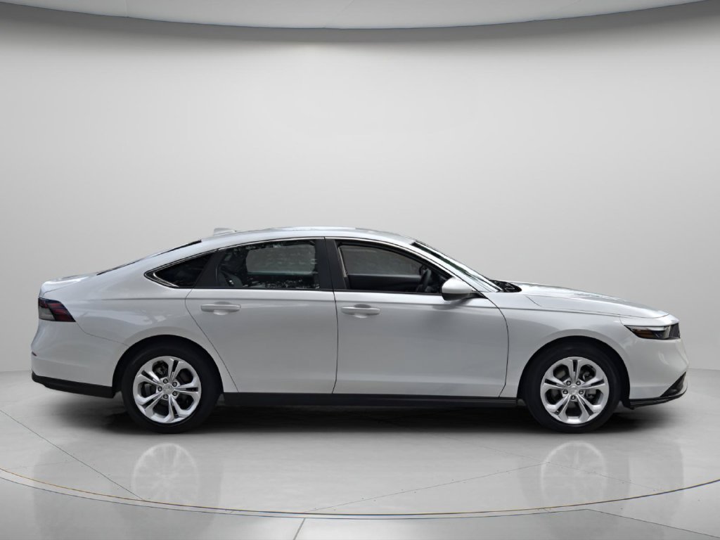 Certified 2025 Honda Accord LX image 3