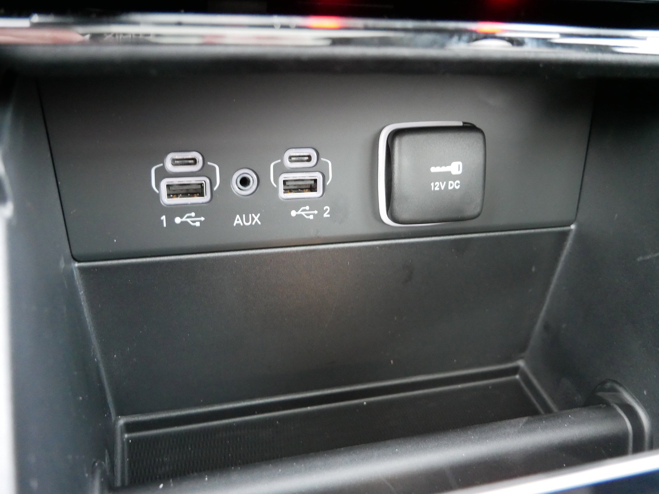 New 2025 Jeep Grand Cherokee Limited w/ Trailer Tow Package image 16