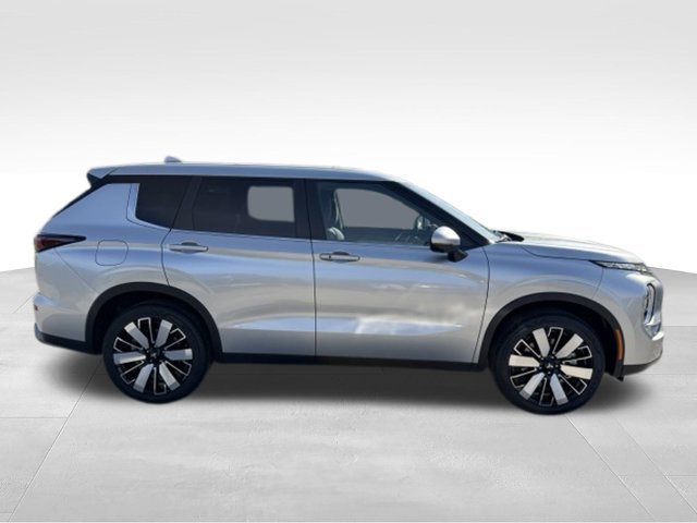 New 2026 Mitsubishi Outlander SE FWD image 6